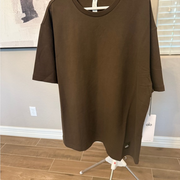 ALO Yoga Other - ALO Yoga Men's Dark Brown Short Sleeve shirt